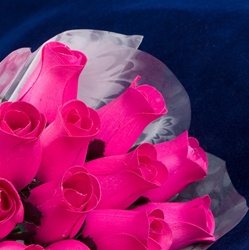 Wood Rose Bouquet - Hot Pink